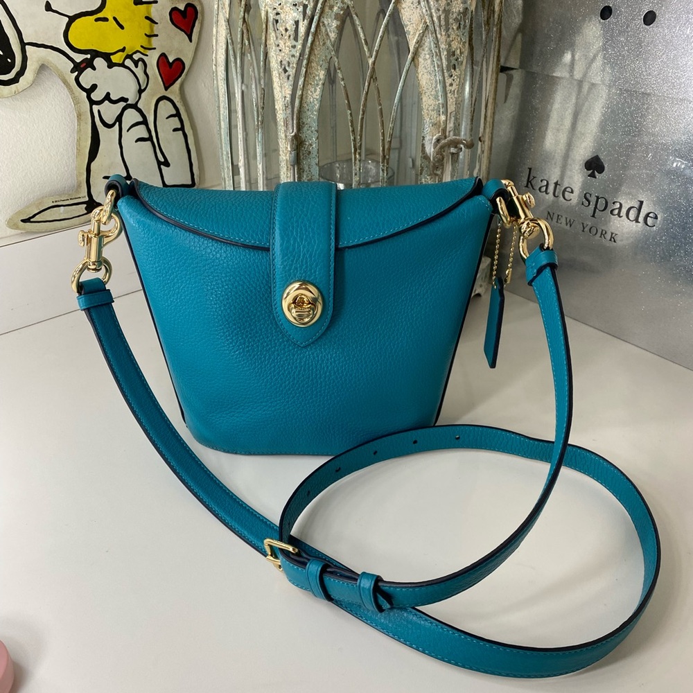 COACH Addie pebbled Leather Elegant Crossbody Bag